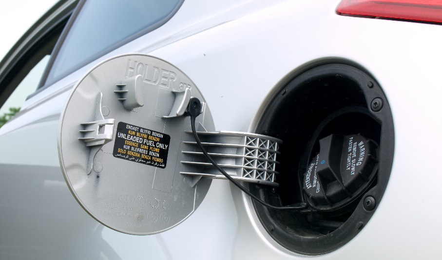 Etikett auf Tankdeckel