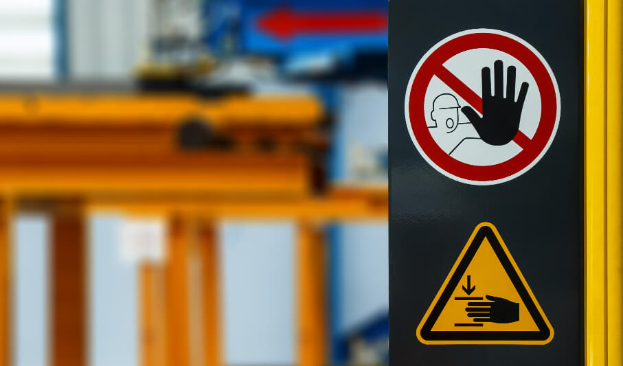 Warnschilder Maschinenbau